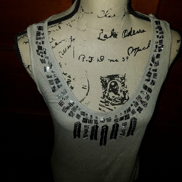 Valerie Bertinelli Tops - ⬇️CLEARANCE⬇️ Embellished Tank